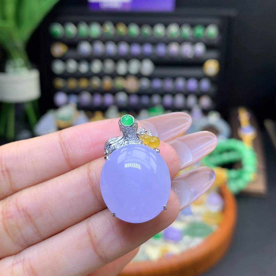 翡翠18K金镶嵌颈饰