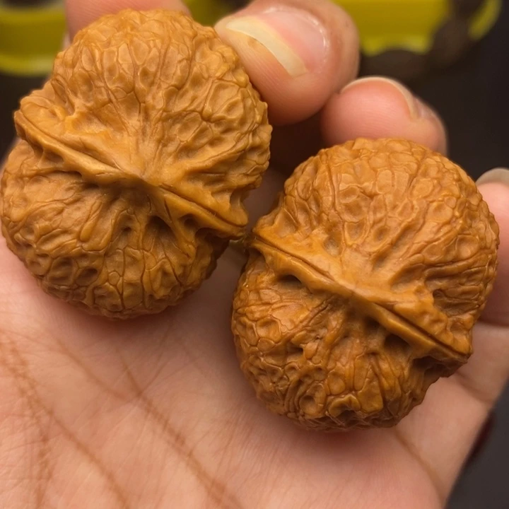 文玩核桃吊坠38尺玄武元宝