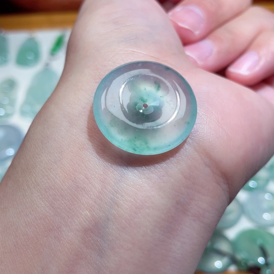 翡翠未镶嵌颈饰扣子