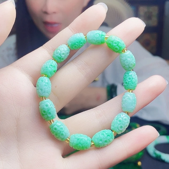 颈饰未镶嵌翡翠多样性