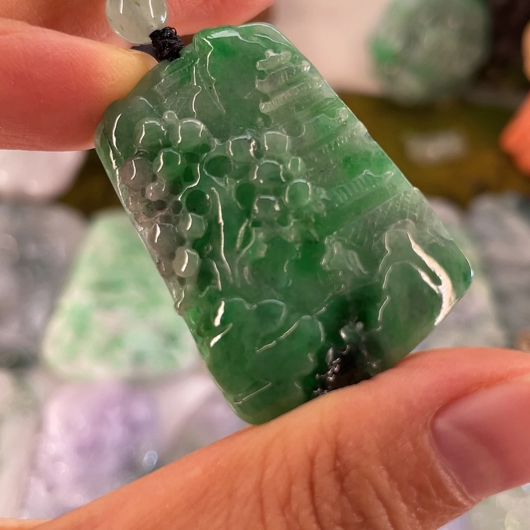 颈饰未镶嵌翡翠山水牌