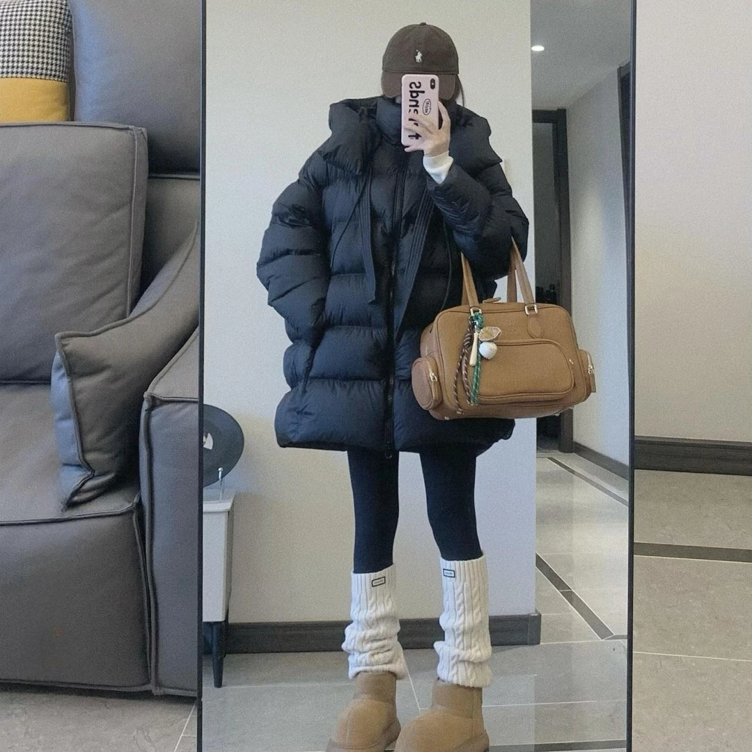 羽绒服女冬季2025新款轻薄今年流行爆款超好看飘带白鸭绒连帽外套