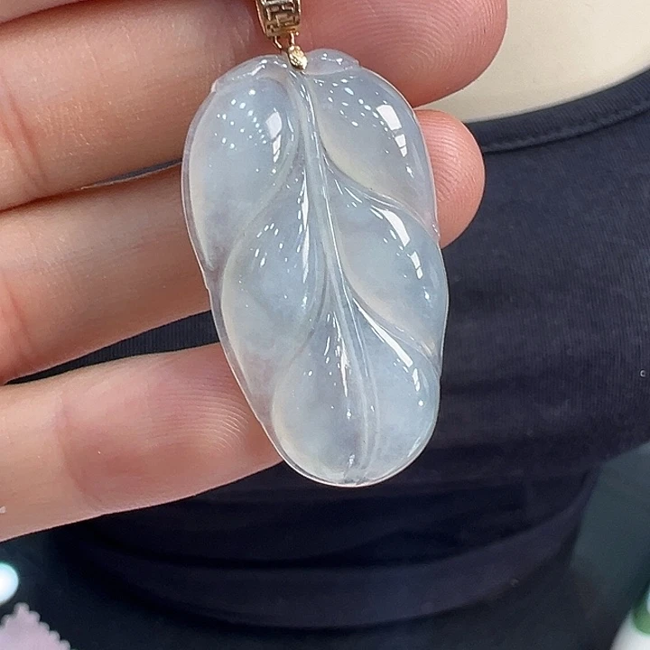 翡翠18K金镶嵌颈饰吊坠