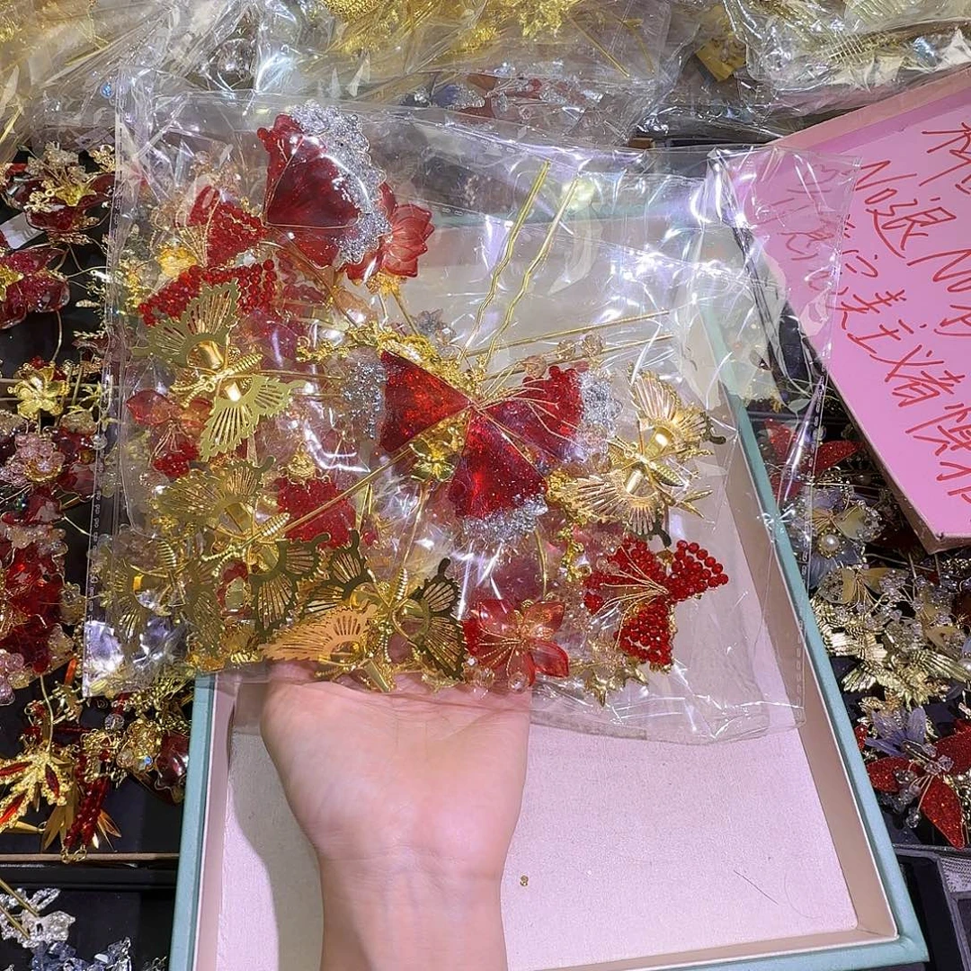 黯***然混合材质新娘头饰不退不换不售后无礼盒39