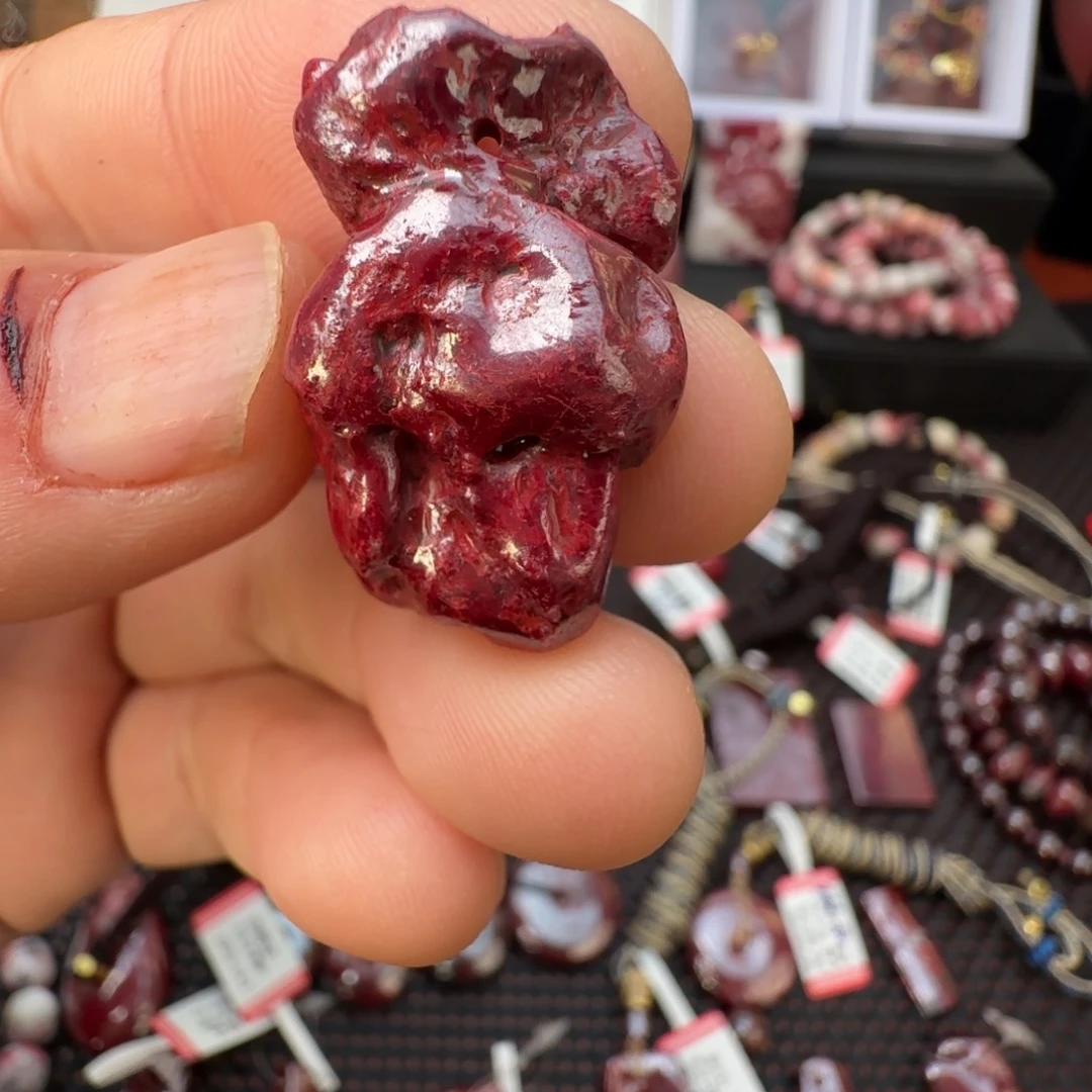 天然辰砂朱砂原矿无根砂吊坠