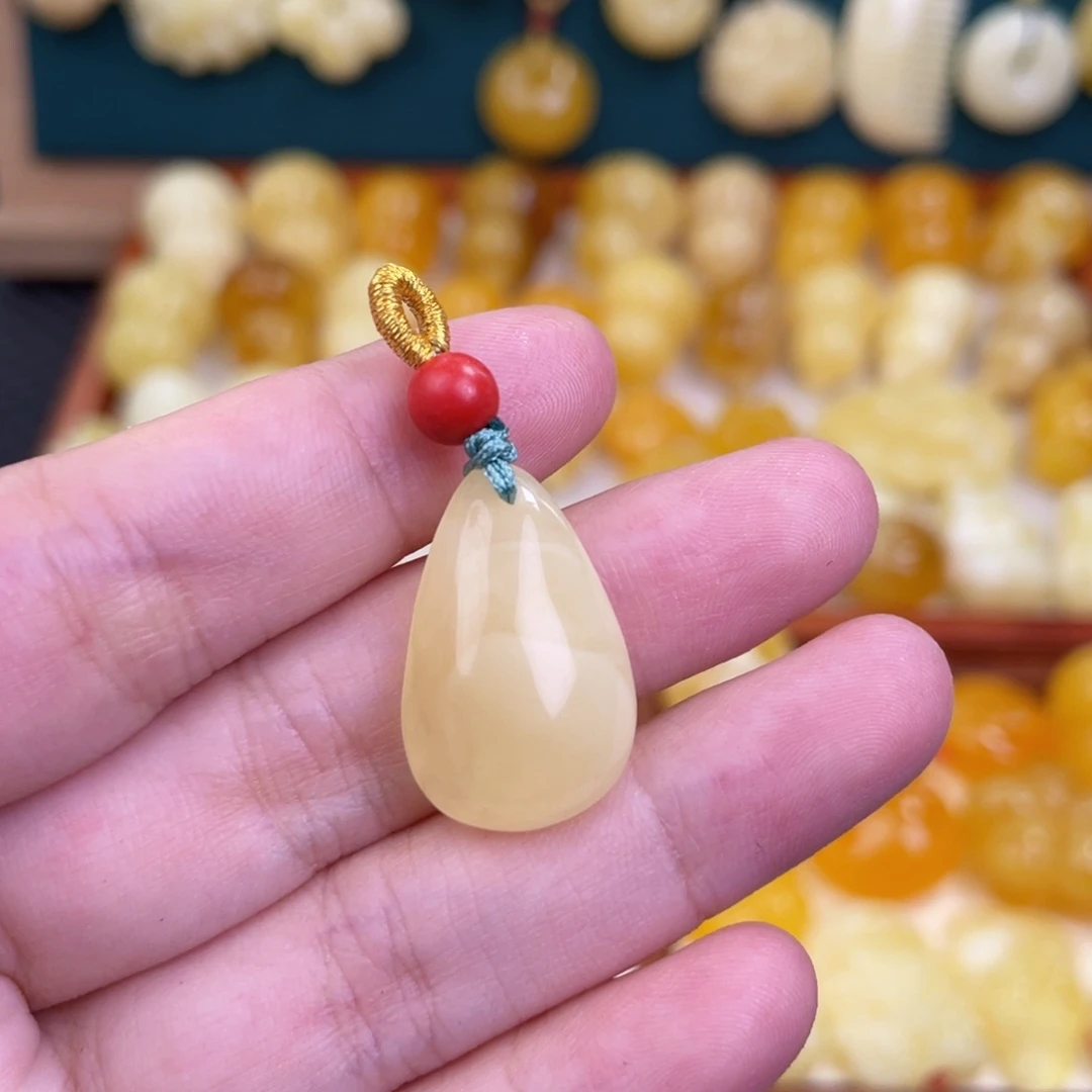 蜜蜡吊坠(赠链)未镶嵌