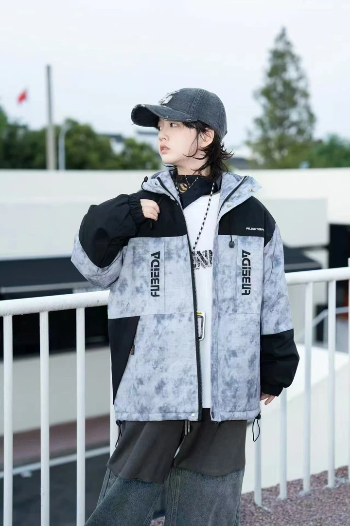 男童冲锋衣外套冬装2025新款中大童儿童秋冬款加绒加厚男孩风衣潮