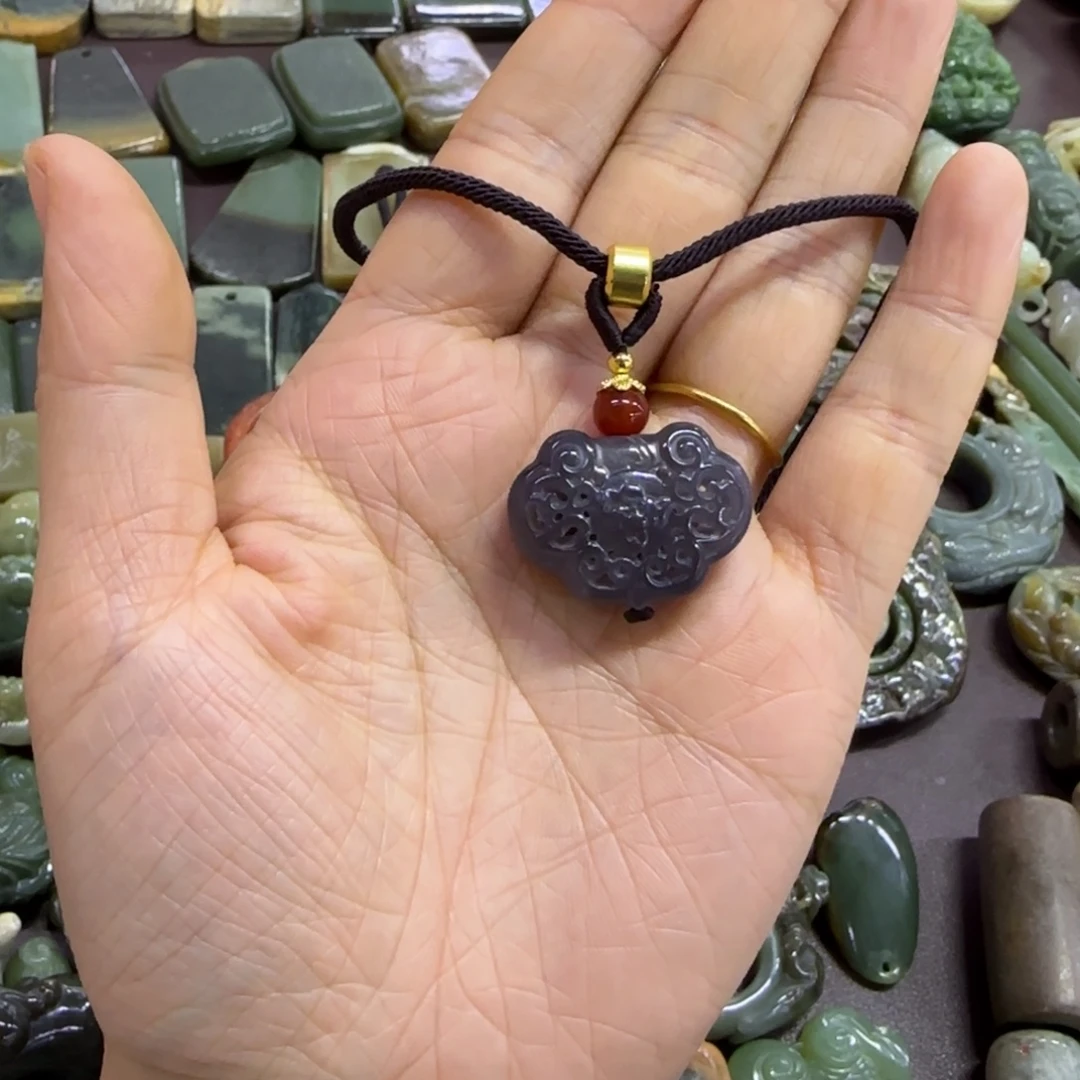 岫岩老玉（透闪石质玉）未镶嵌挂件