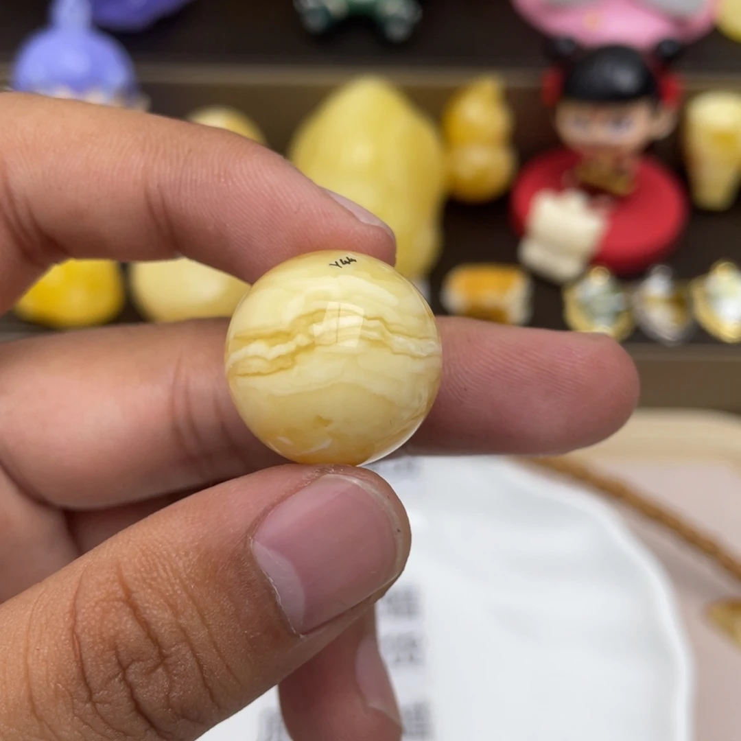 用***5琥珀未镶嵌珠宝奇石