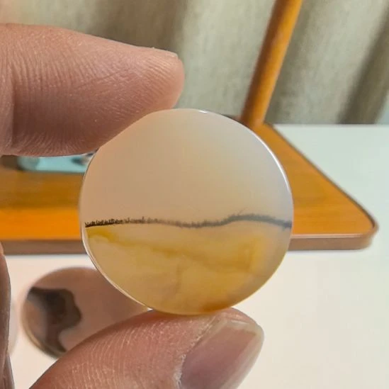 只买单纯的吊坠，没带链子，属的性质。