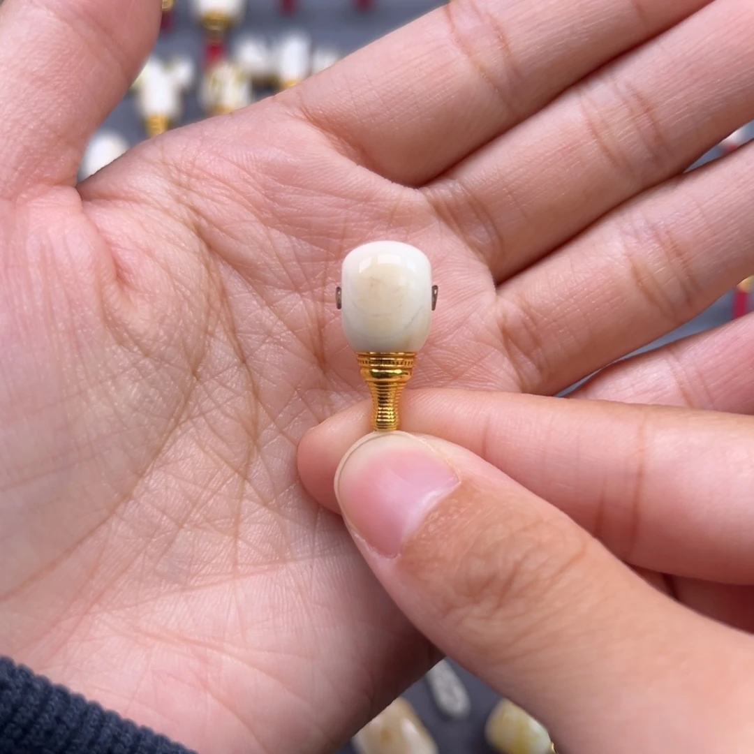 琥珀未镶嵌裸石9.8mm