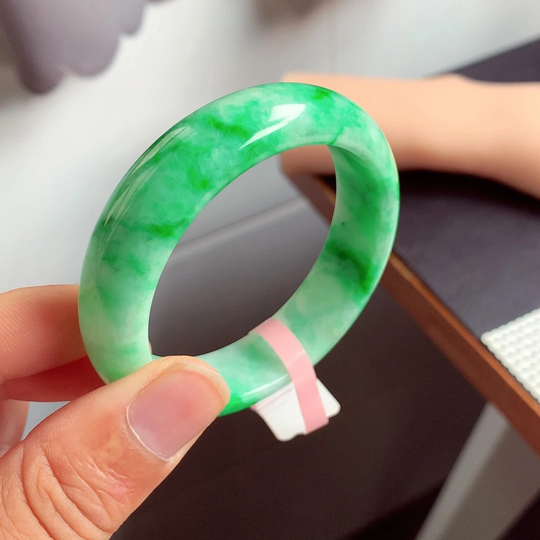 翡翠手镯未镶嵌缅甸翡翠