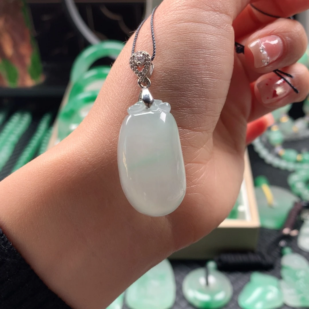 石英质玉颈饰未镶嵌