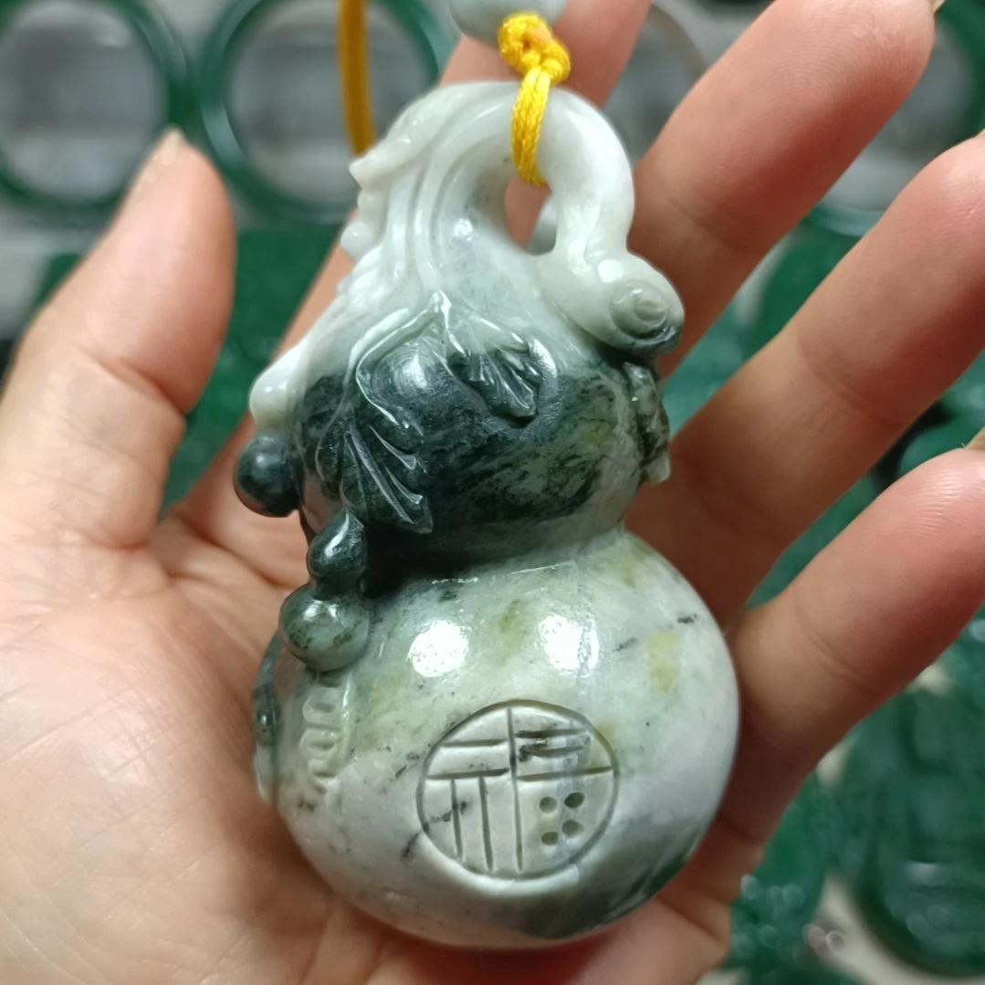 独山玉未镶嵌把玩