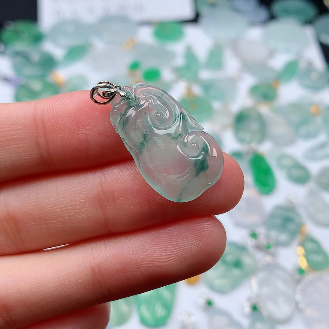 翡翠颈饰18K金镶嵌天然翡翠