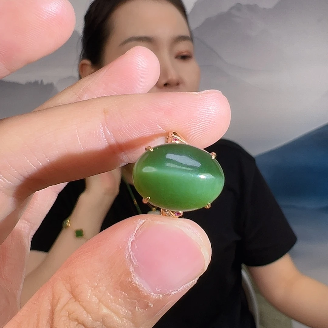 和田玉（碧玉）18K金镶嵌颈饰