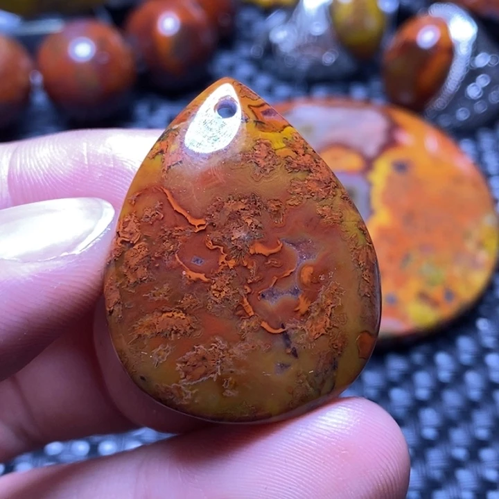 玛瑙/玉髓颈饰未镶嵌大**烟