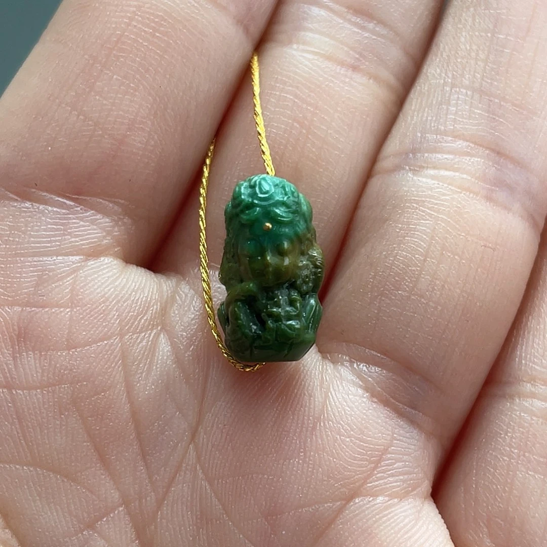 绿松石未镶嵌颈饰