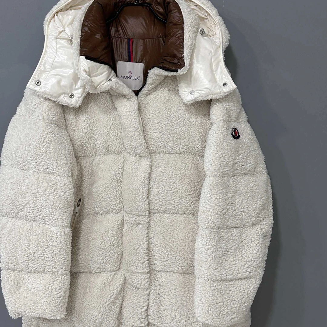99新 MONCLER 米白色长款泰迪羽绒服/3码/82505