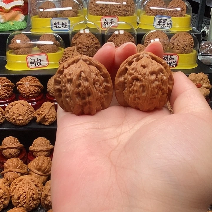 文玩核桃把件白狮子38