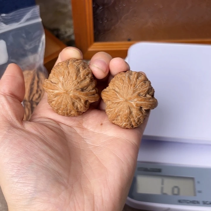 用***0文玩核桃把件铁锤