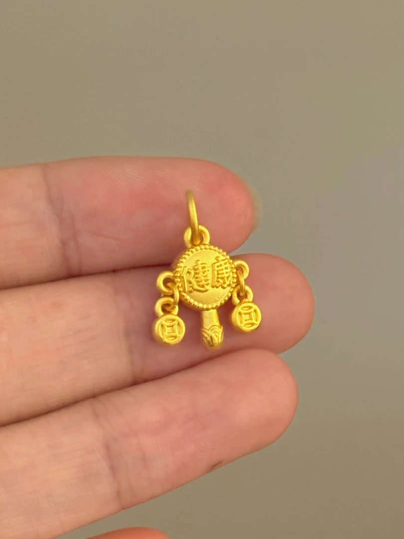 贝贝黄金 足金999 平安健康拨浪鼓 素金 吊坠 103