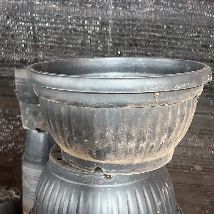 塑料口径24 高度13 黑元宝一组4个