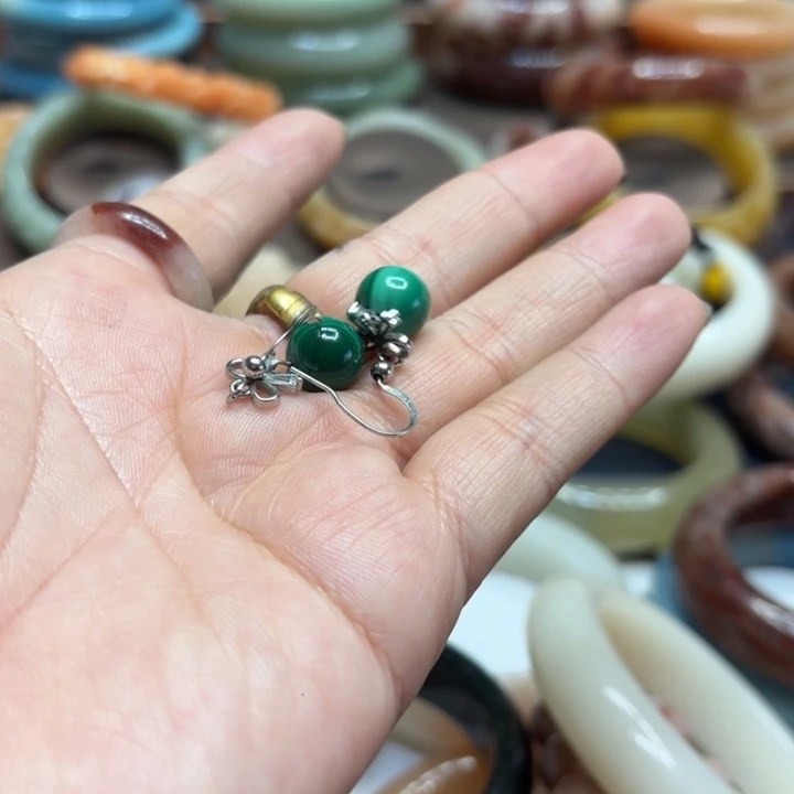 石英岩玉合金颈饰
