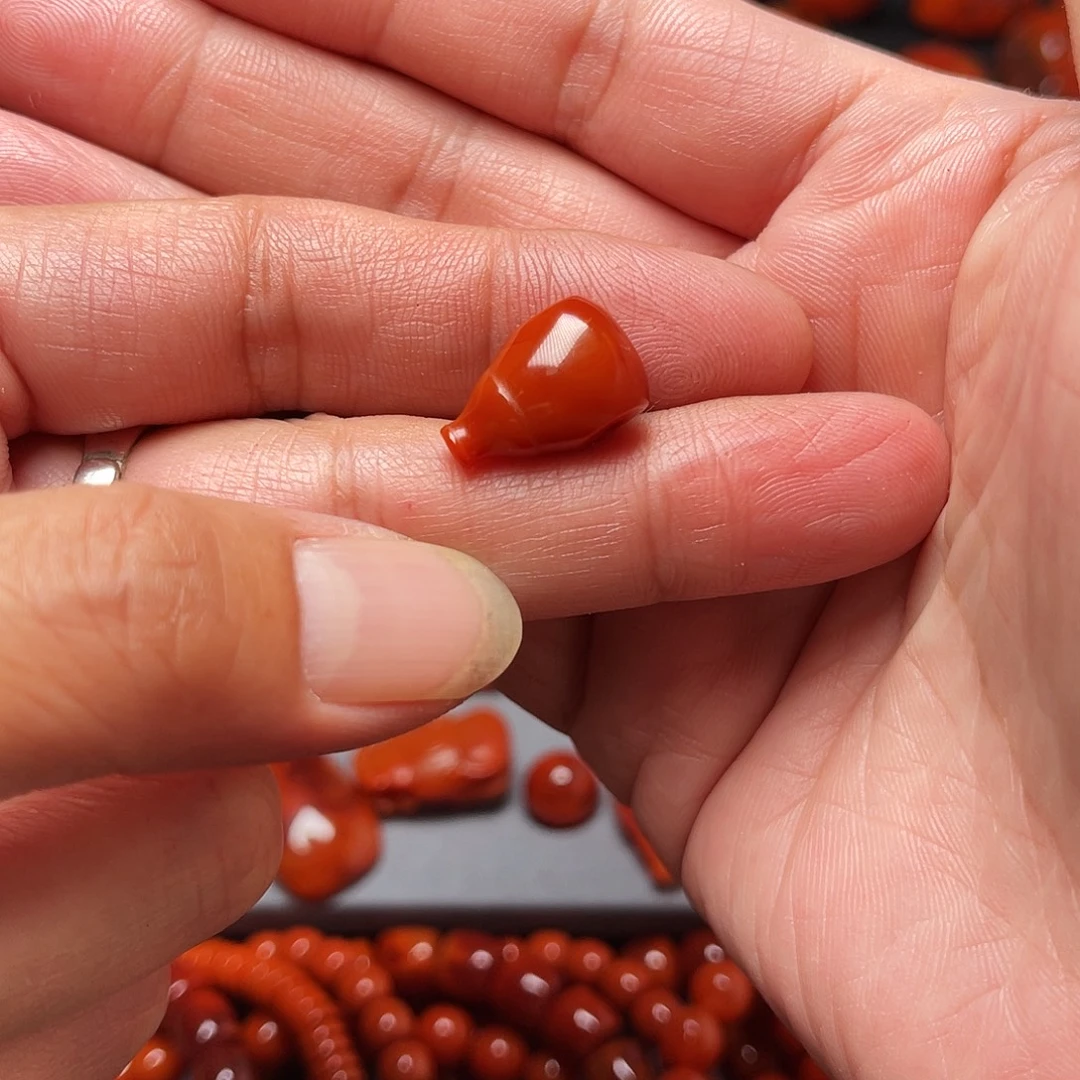 安***绣南红玛瑙未镶嵌三通10.4