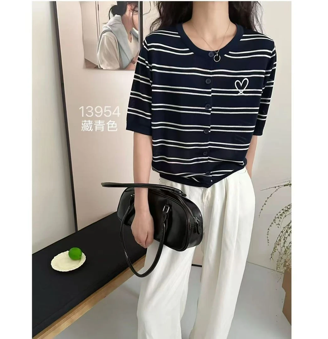 13954（部分无水洗唛，介意慎拍） WANGDAN爱心刺绣条纹开衫针织短袖
