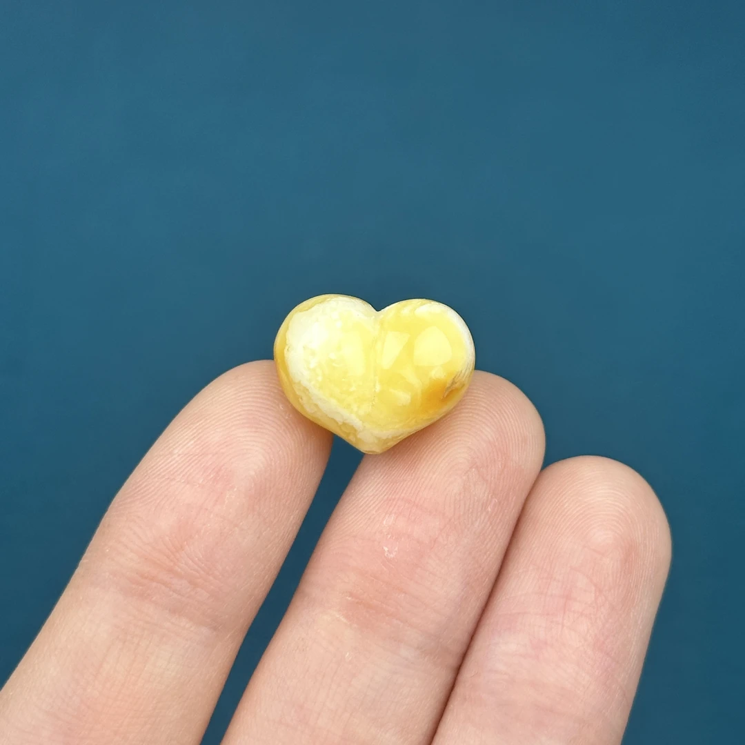 F4390天然原矿蜜蜡 屁桃爱心 17.3*13.5*11.5mm支持复检假一罚十