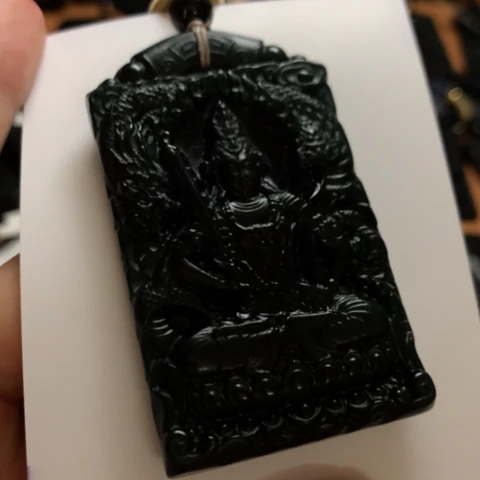 白**法天然缅甸a货钢琴黑挂件