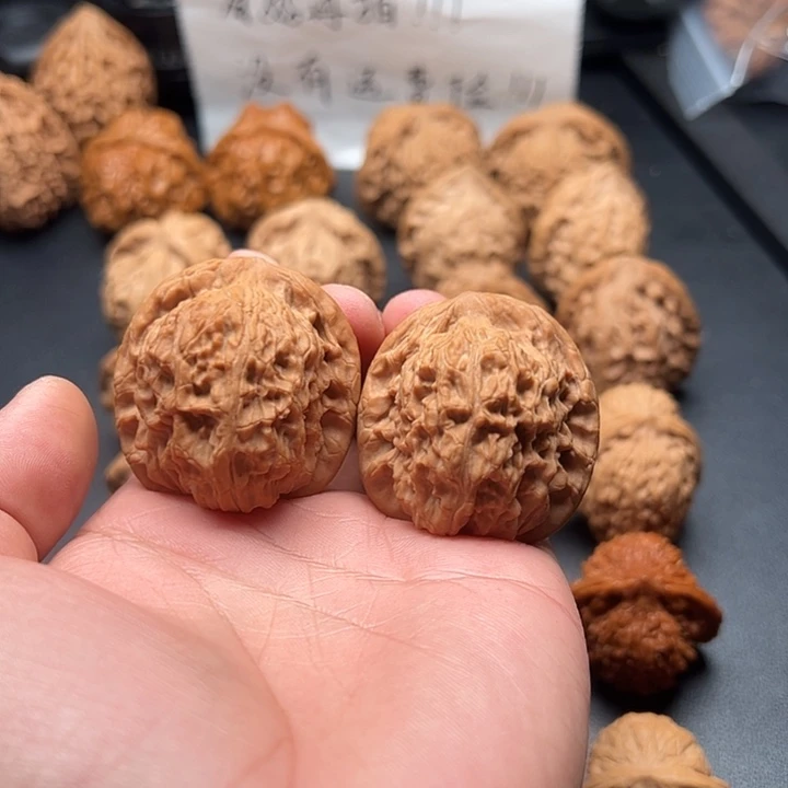 吊坠文玩核桃红狮子40尺