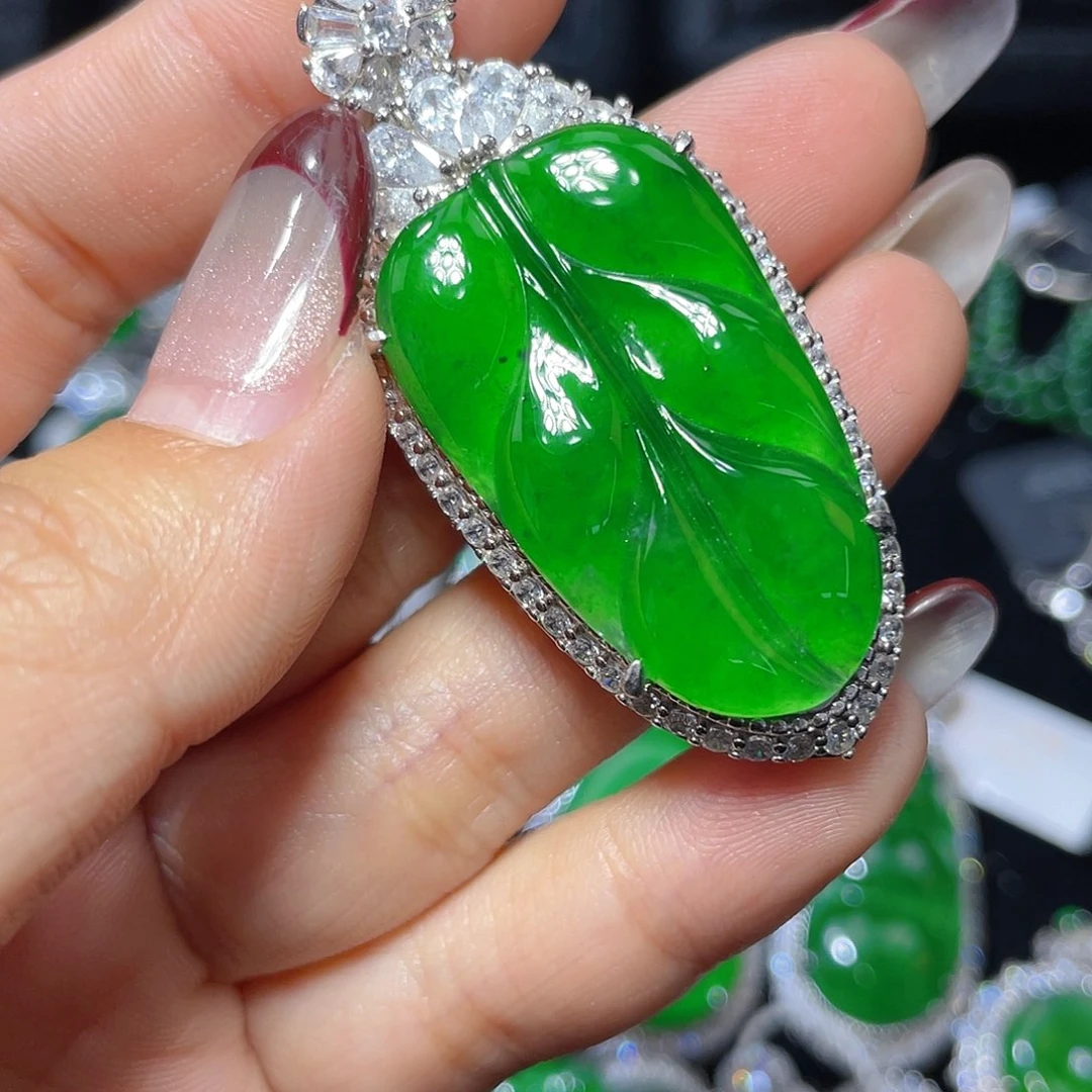 翡翠颈饰银S925镶嵌翡翠