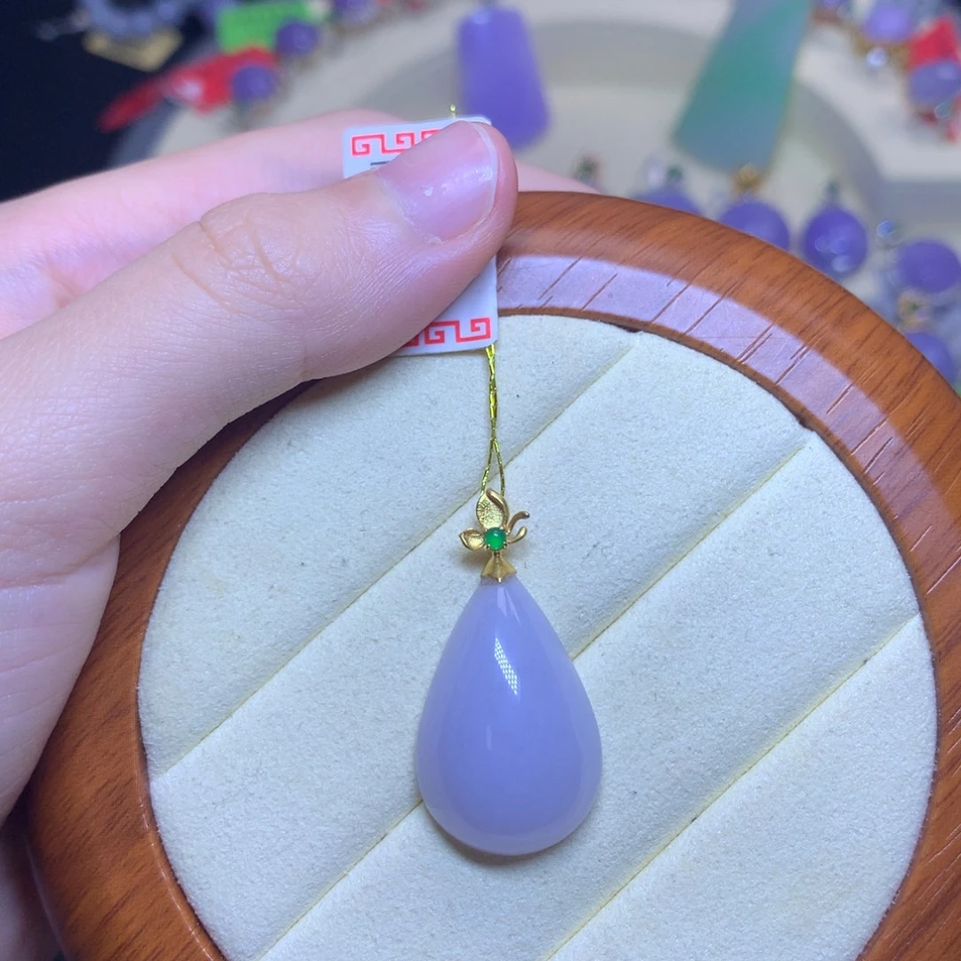 翡翠18K金镶嵌颈饰天然