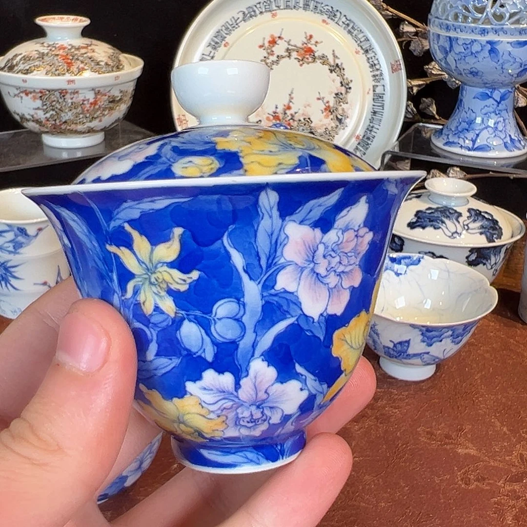 杯子青瞧轩釉下五彩鸢尾花盖碗