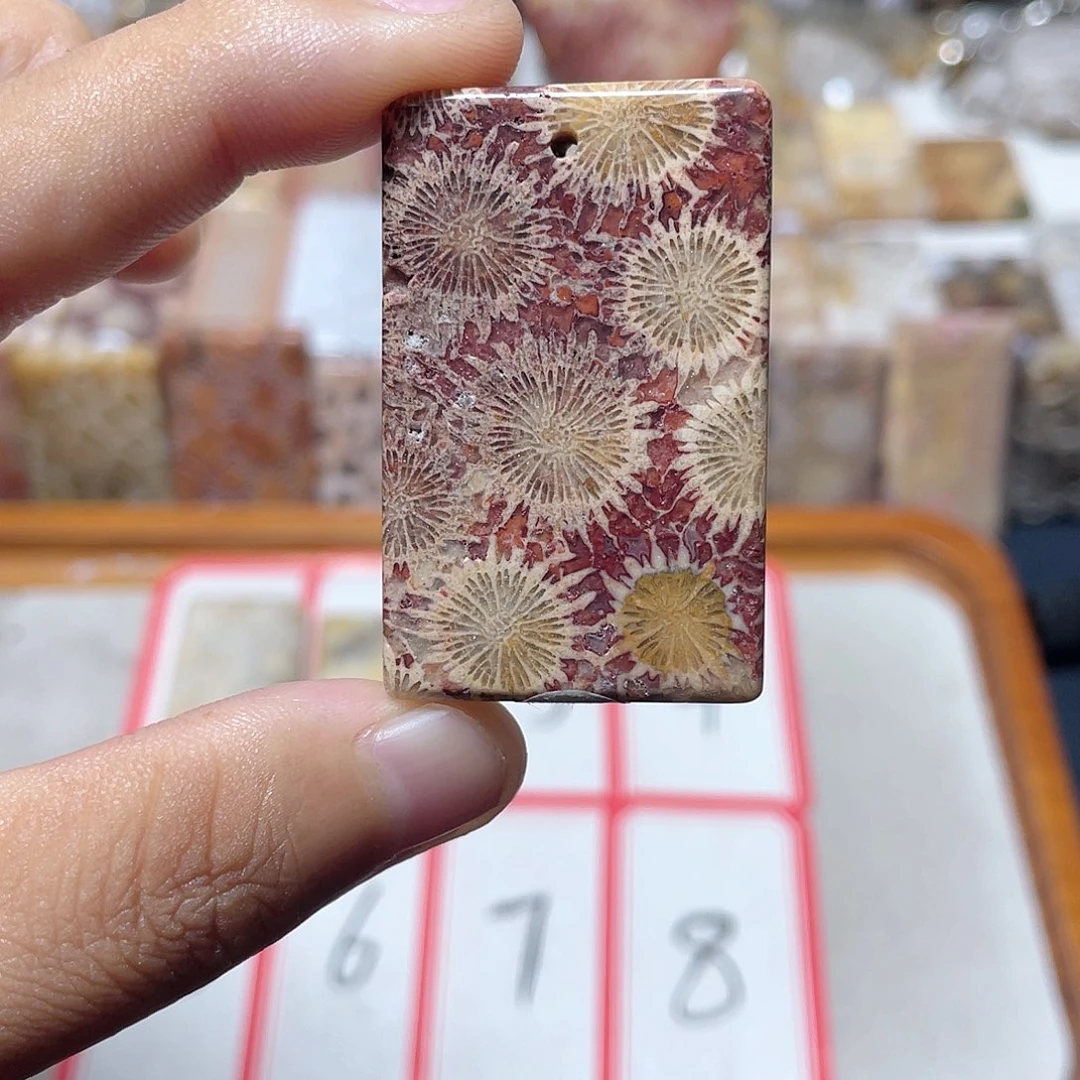 玛瑙/玉髓颈饰合金