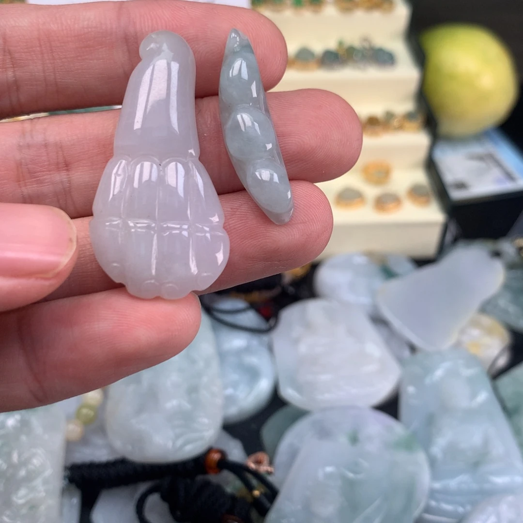 翡翠未镶嵌颈饰福利