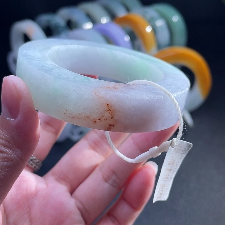 定制翡翠未镶嵌翡翠手镯