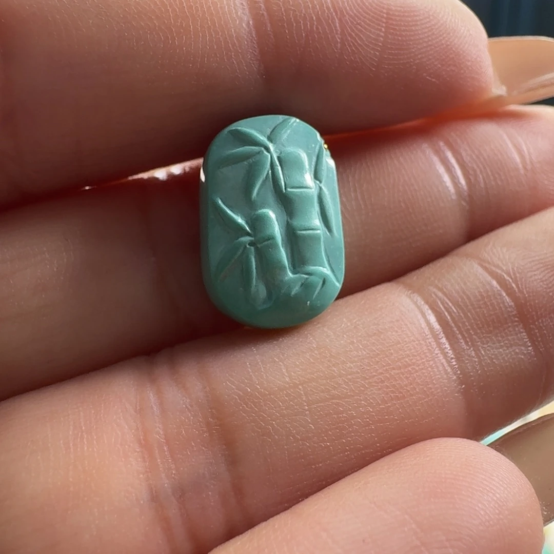 绿松石未镶嵌颈饰