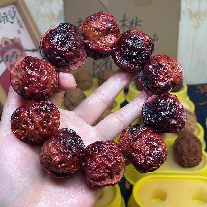 文玩核桃把件6、七彩小帝王37