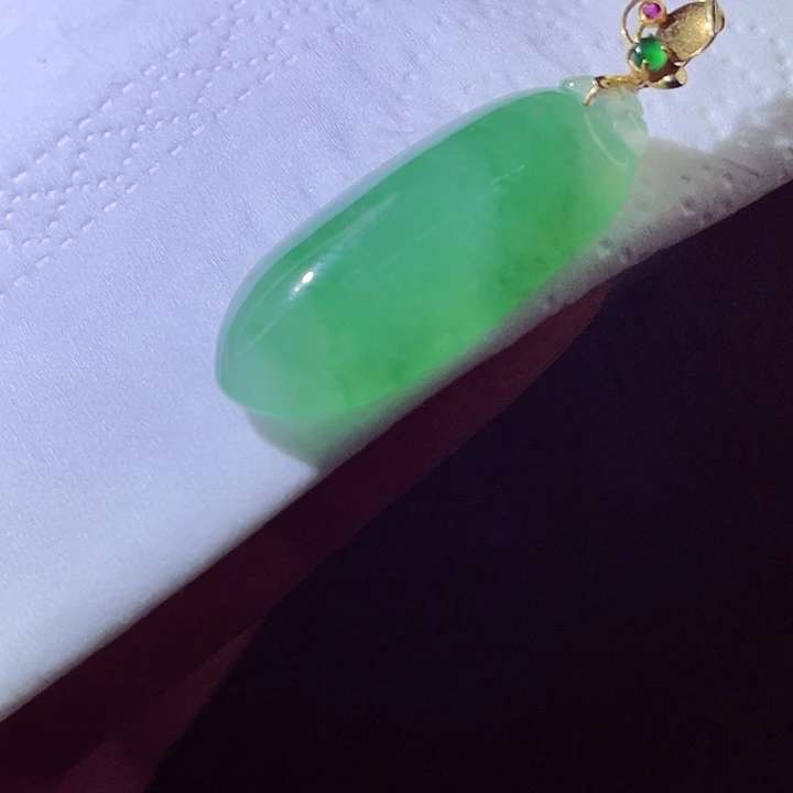 颈饰18K金镶嵌翡翠翡翠