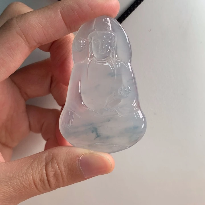 翡翠挂件未镶嵌….