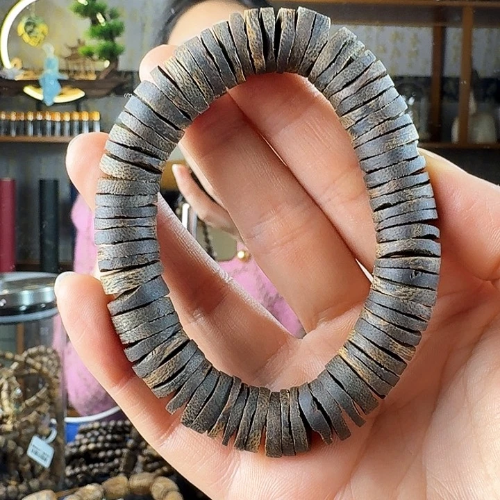 沉香手串B*沉水级绿奇楠沉香片珠手串22克