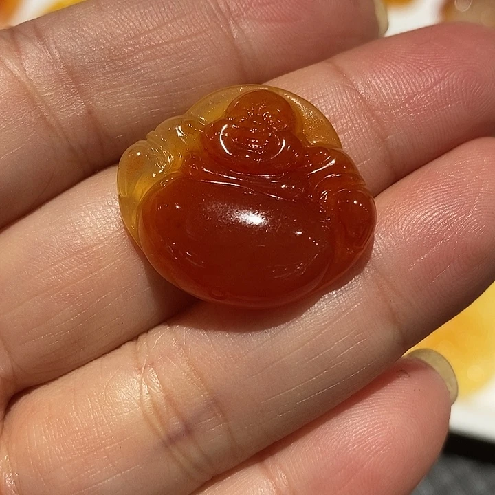 石英质玉（黄龙玉）未镶嵌颈饰