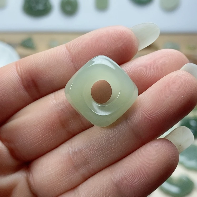 【闪购商品】颈饰未镶嵌和田玉