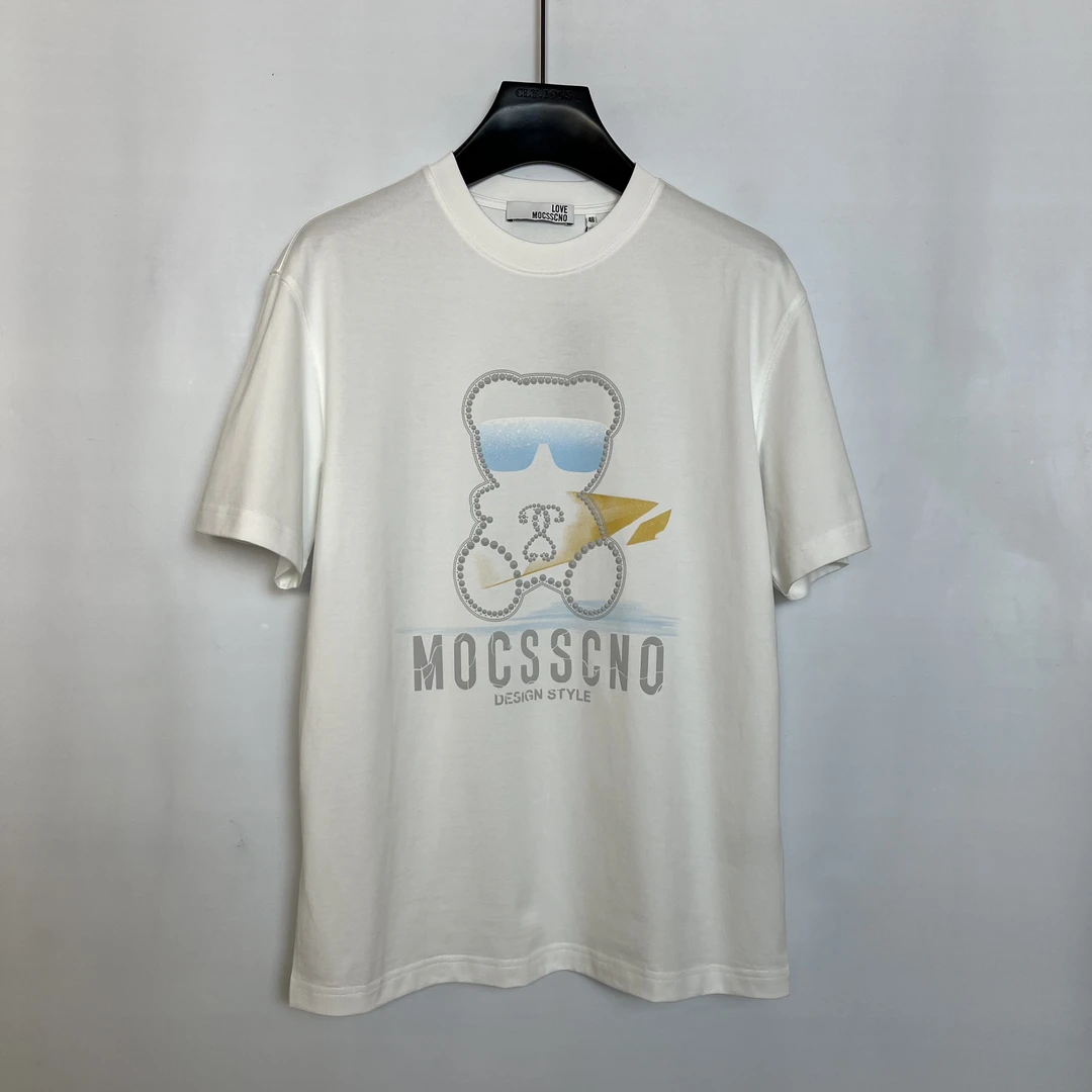 MOCSSCNO/曼斯凯奴  卡通熊胶印工艺时尚白色圆领T恤MS2521YT028