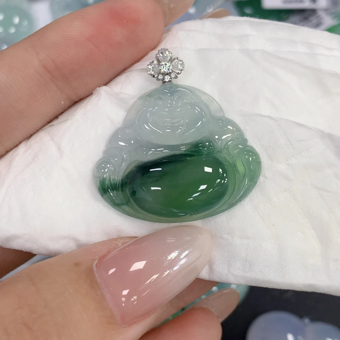 颈饰18K金镶嵌翡翠