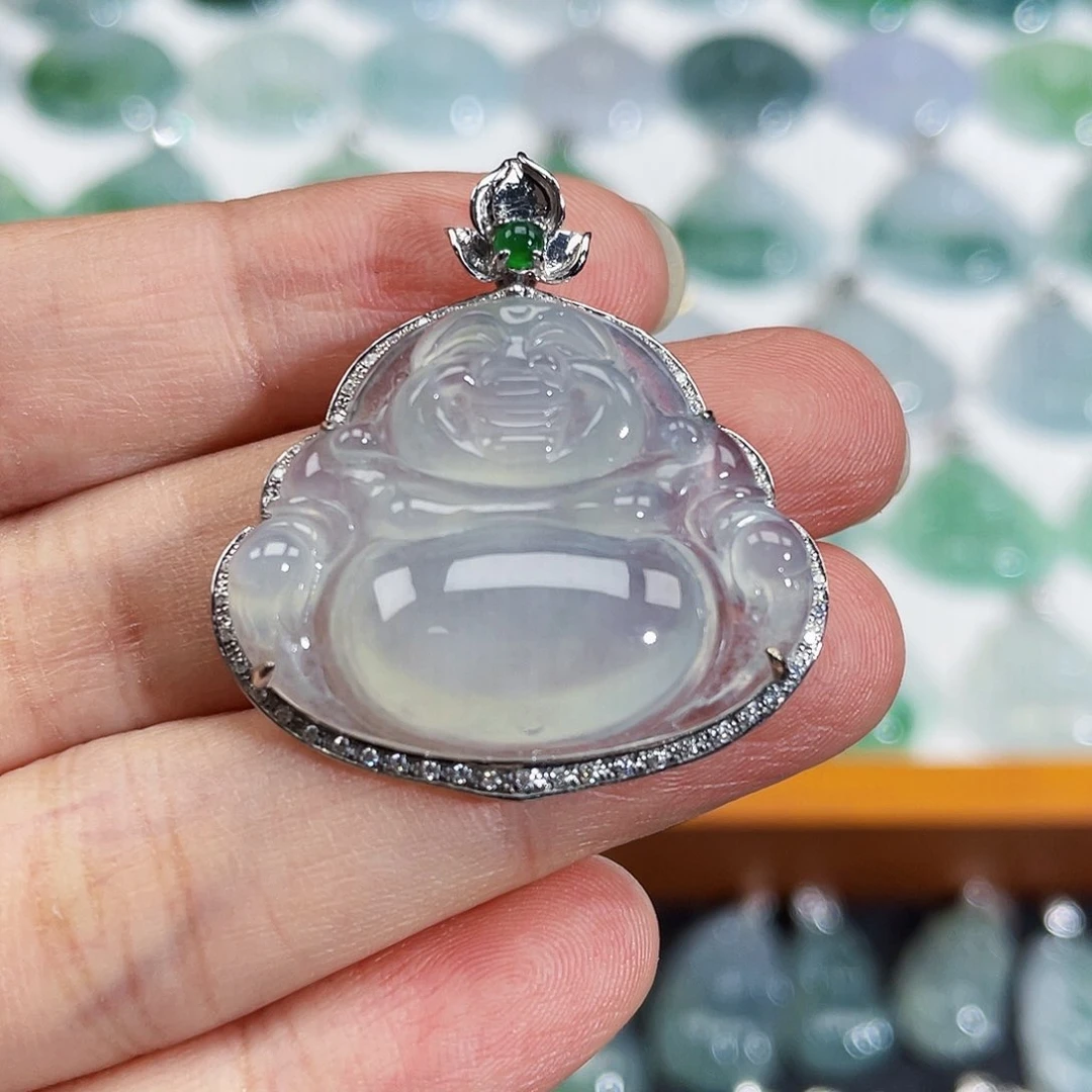 翡翠18K金镶嵌颈饰吊坠