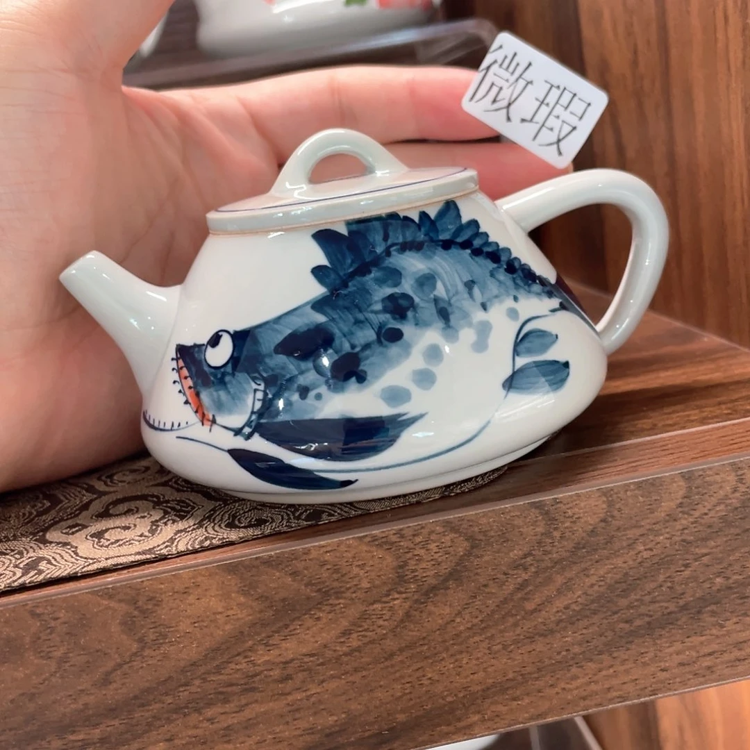 釉下手绘茶具微瑕